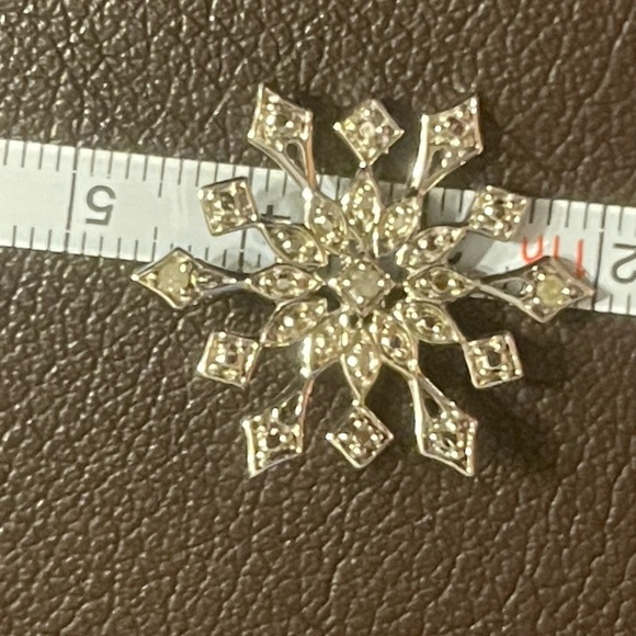 OTC 925 Snowflake Pendant - Picture 5 of 5